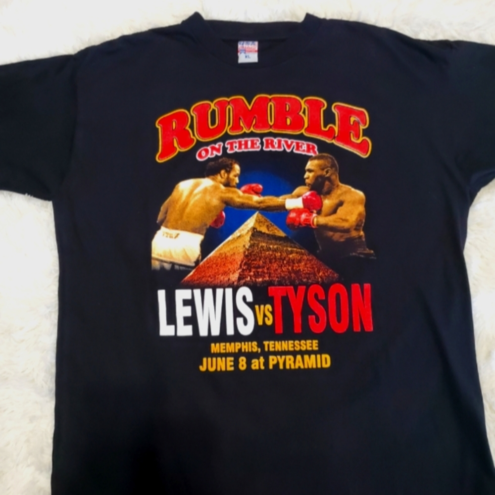 - RARE VINTAGE- Tyson vs Lewis  Tshirt